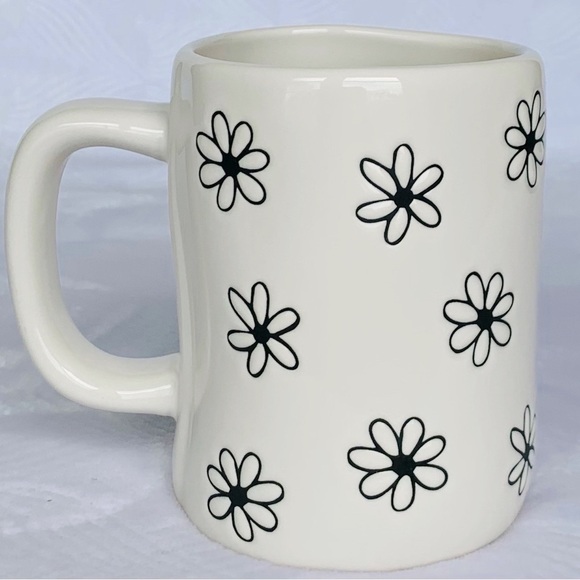 SALE - Rae Dunn Mom Daisy Flower Mothers Day Mug - Picture 2 of 5